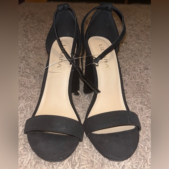 NWOT Liliana Black Faux Suede Block Heels Size 10 - Picture 2 of 3